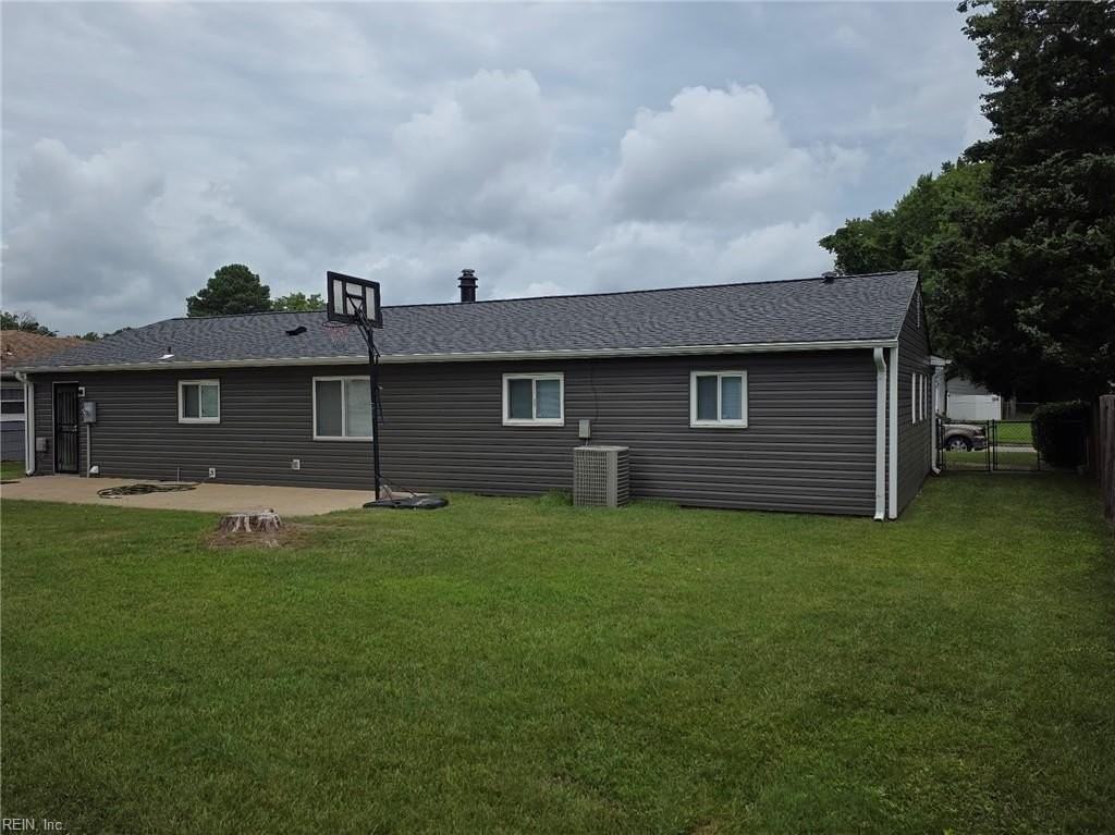 1352 King Arthur Drive - Photo 3 of 48