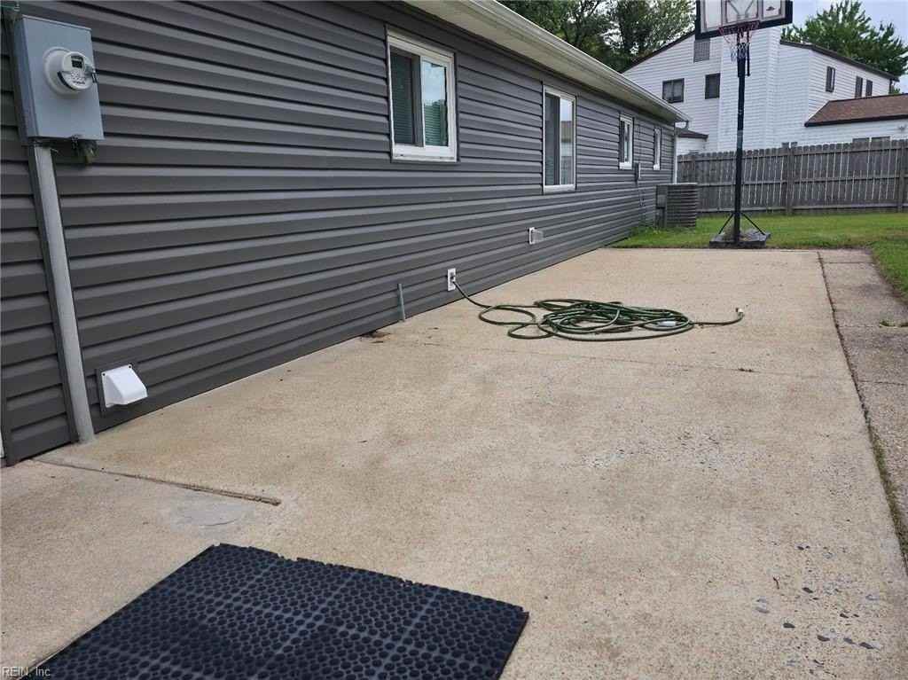 1352 King Arthur Drive - Photo 5 of 48