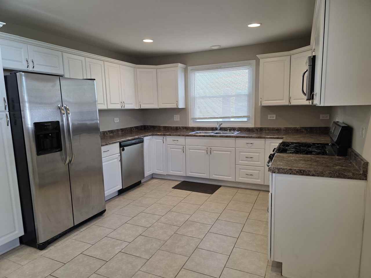 1818 S 4th Pl - Photo 3 of 17