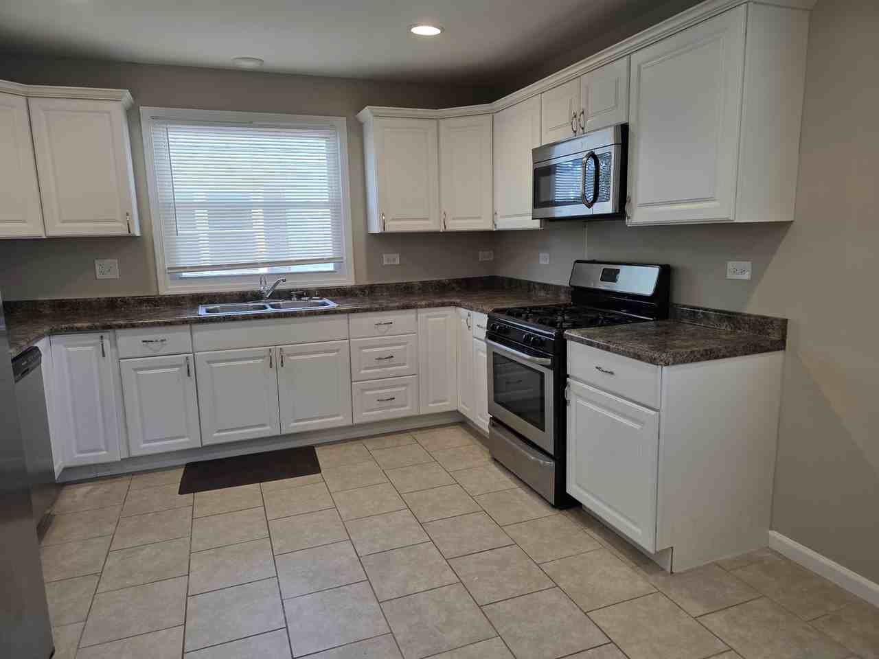 1818 S 4th Pl - Photo 5 of 17