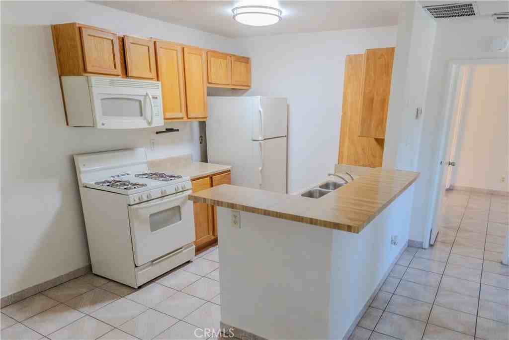 26200 Redlands Blvd - Photo 6 of 19