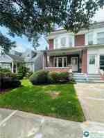 featured image of 1050 N 19th St