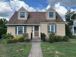 featured image of 114 Elmwood St