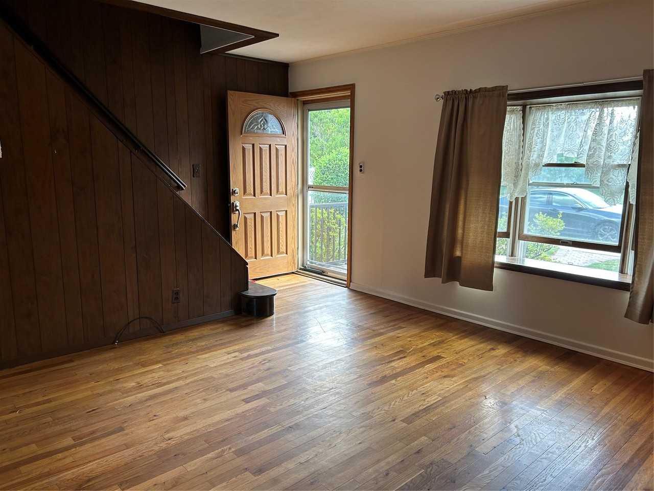 114 Elmwood St - Photo 2 of 20