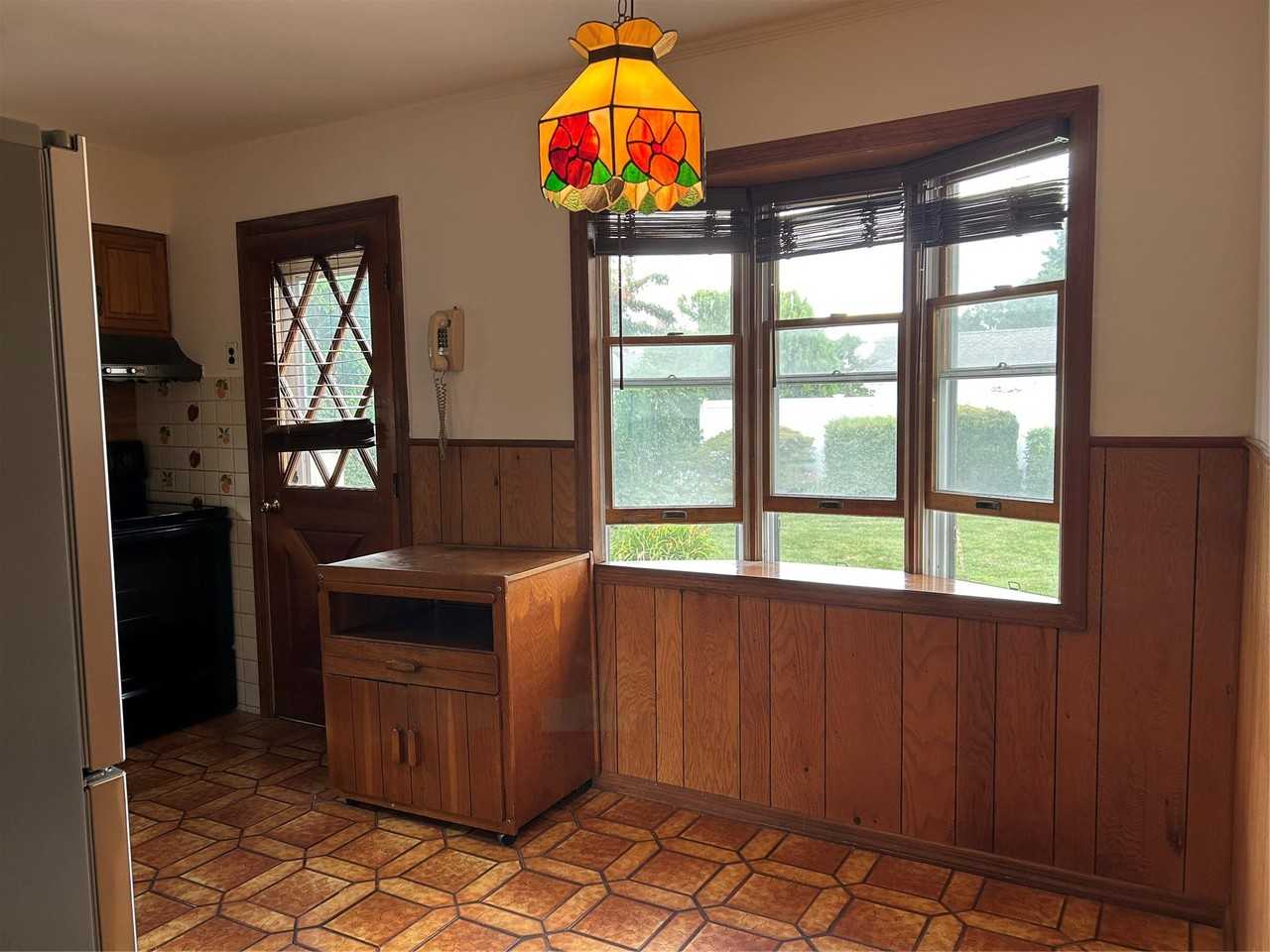 114 Elmwood St - Photo 3 of 20