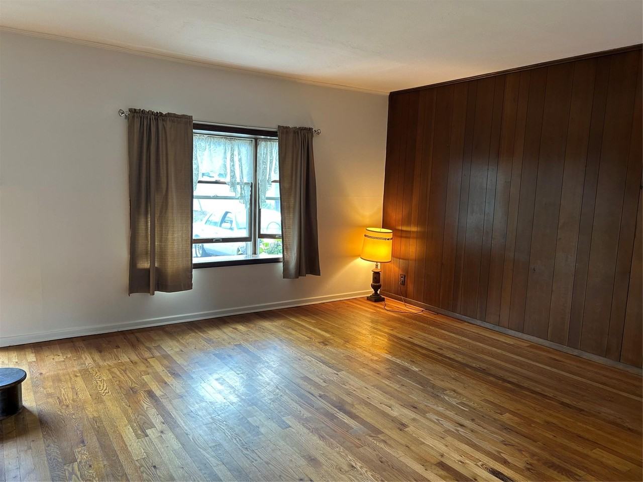 114 Elmwood St - Photo 7 of 20