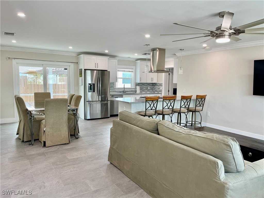 345 Donora Blvd - Photo 4 of 28