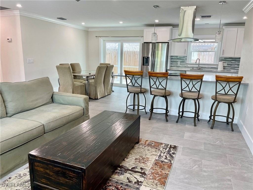 345 Donora Blvd - Photo 6 of 28