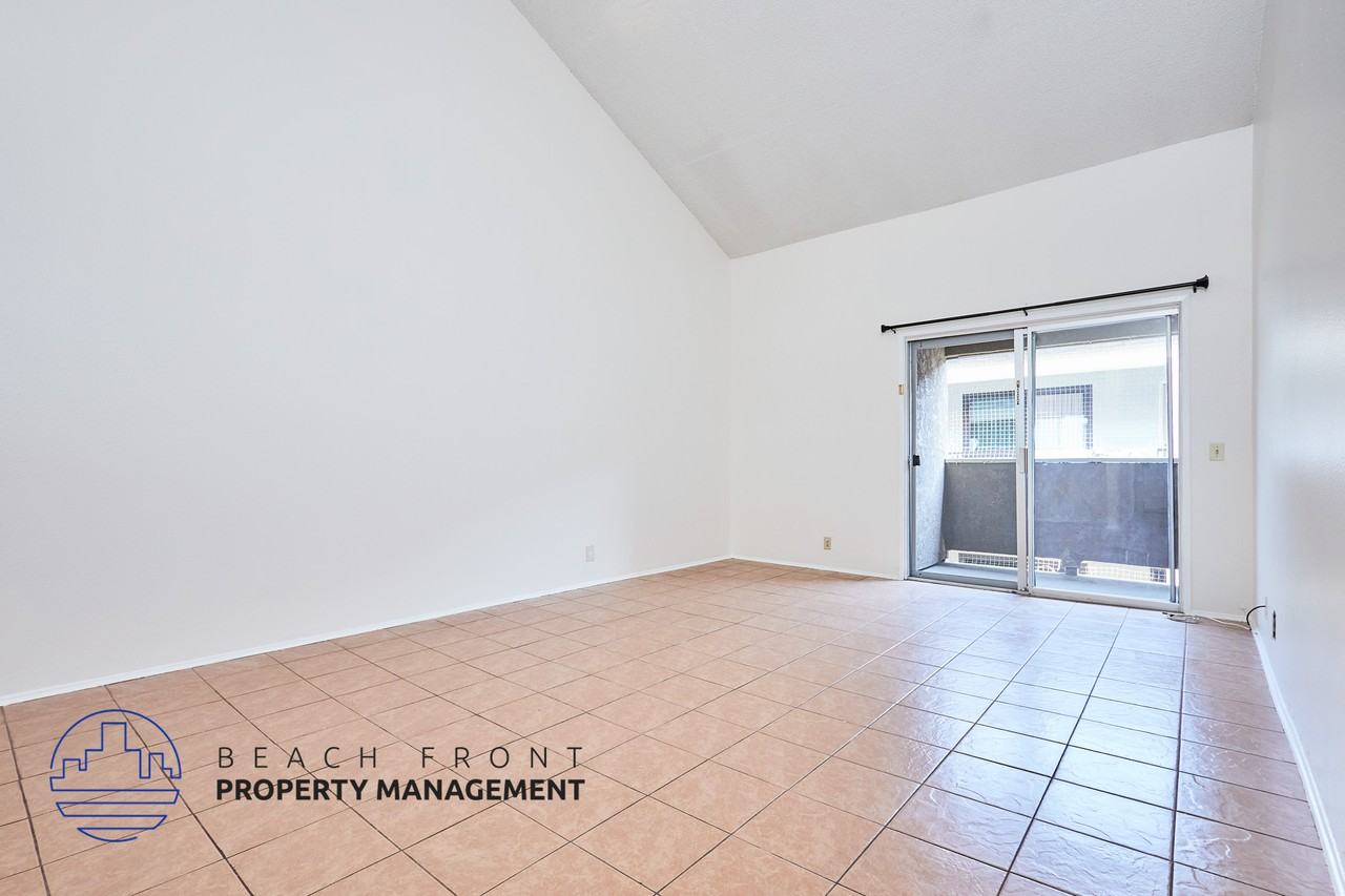 744 Rose Ave. - Photo 4 of 33