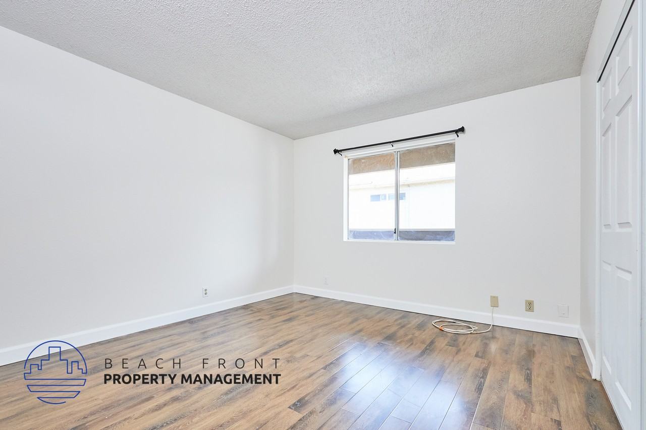 744 Rose Ave. - Photo 6 of 33