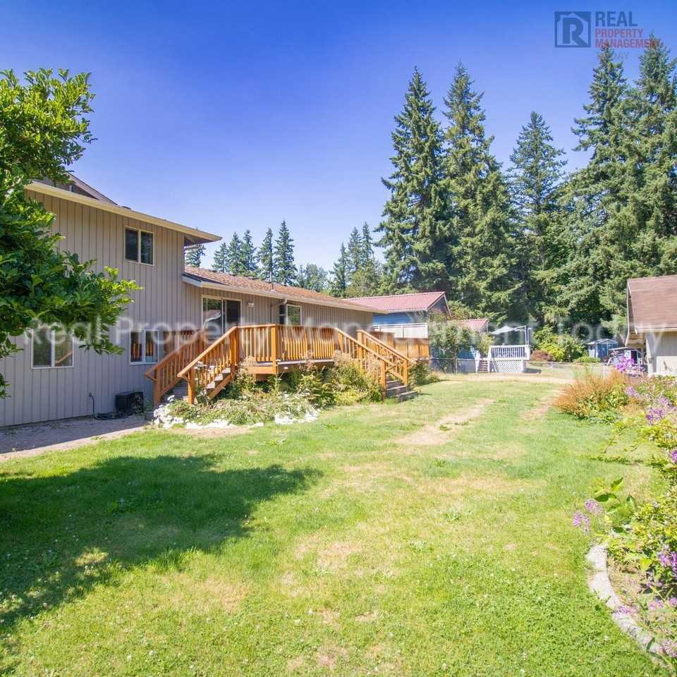 11717 63rd Ave E - Photo 5 of 10