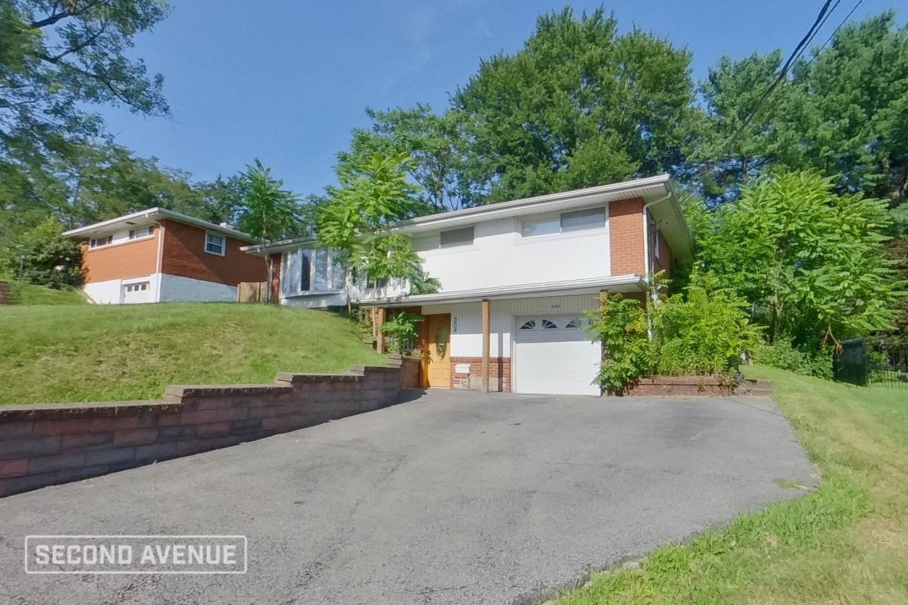 304 Garden City Dr - Photo 2 of 8