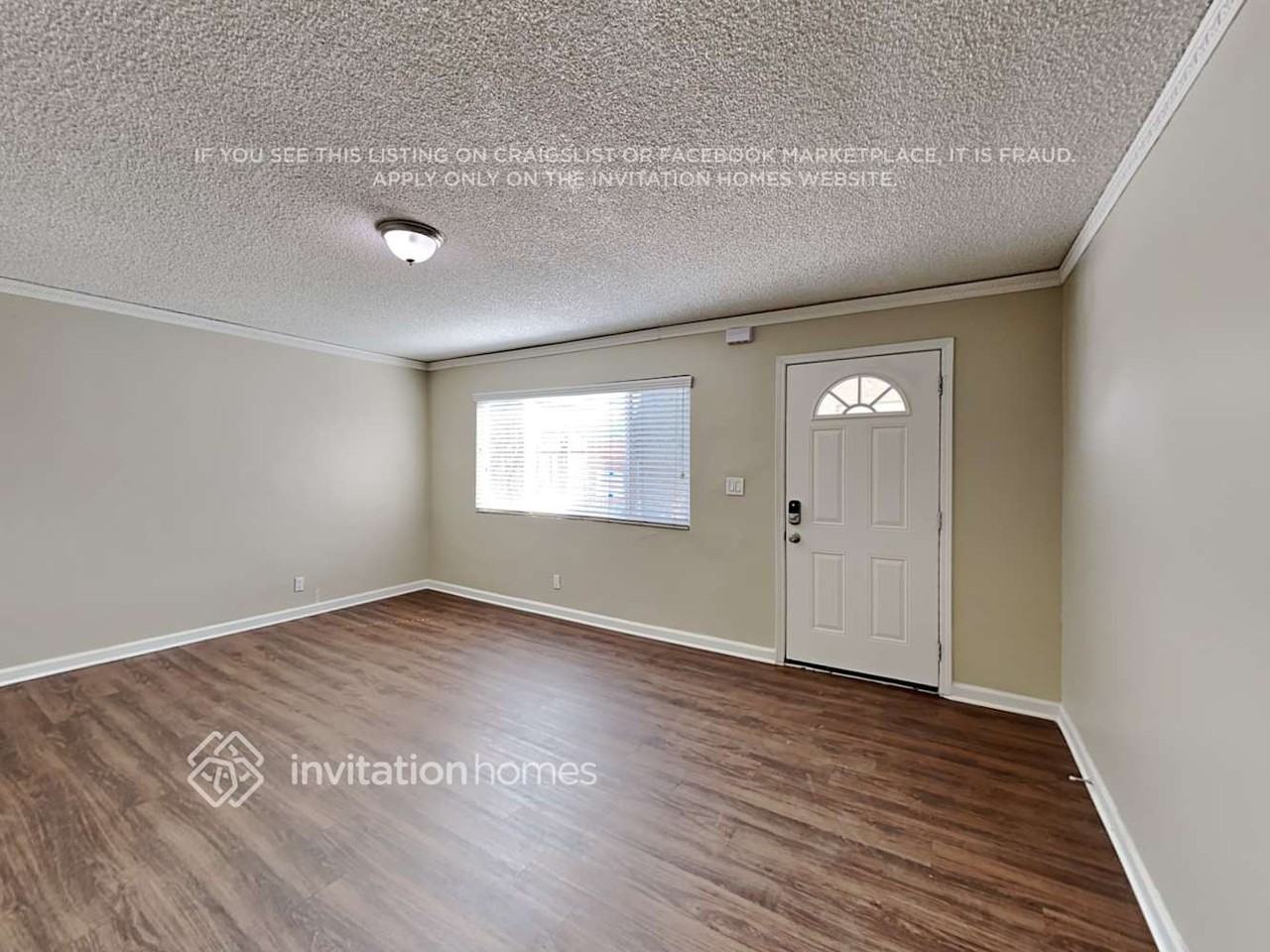 13515 Raven St - Photo 4 of 22