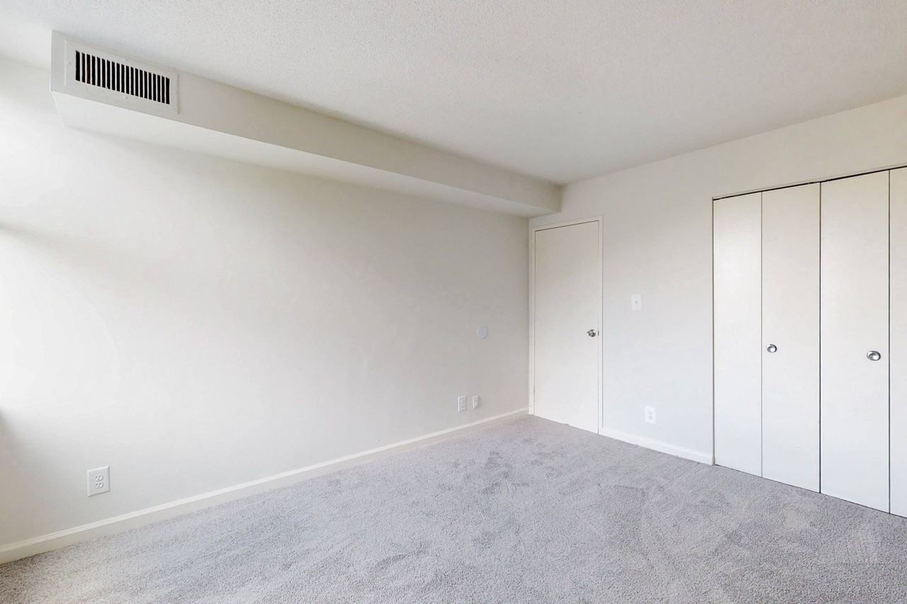 Takoma Towers - Photo 7 of 29