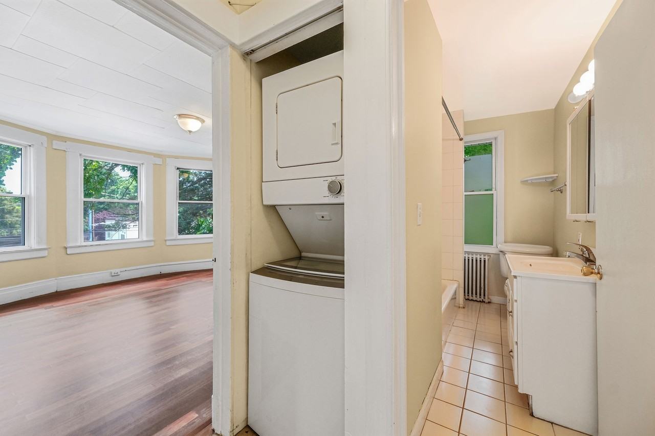 483 New York Ave #2ndFL - Photo 6 of 17