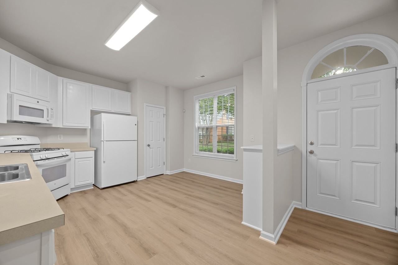 4437 Moss Garden Path - Photo 7 of 24