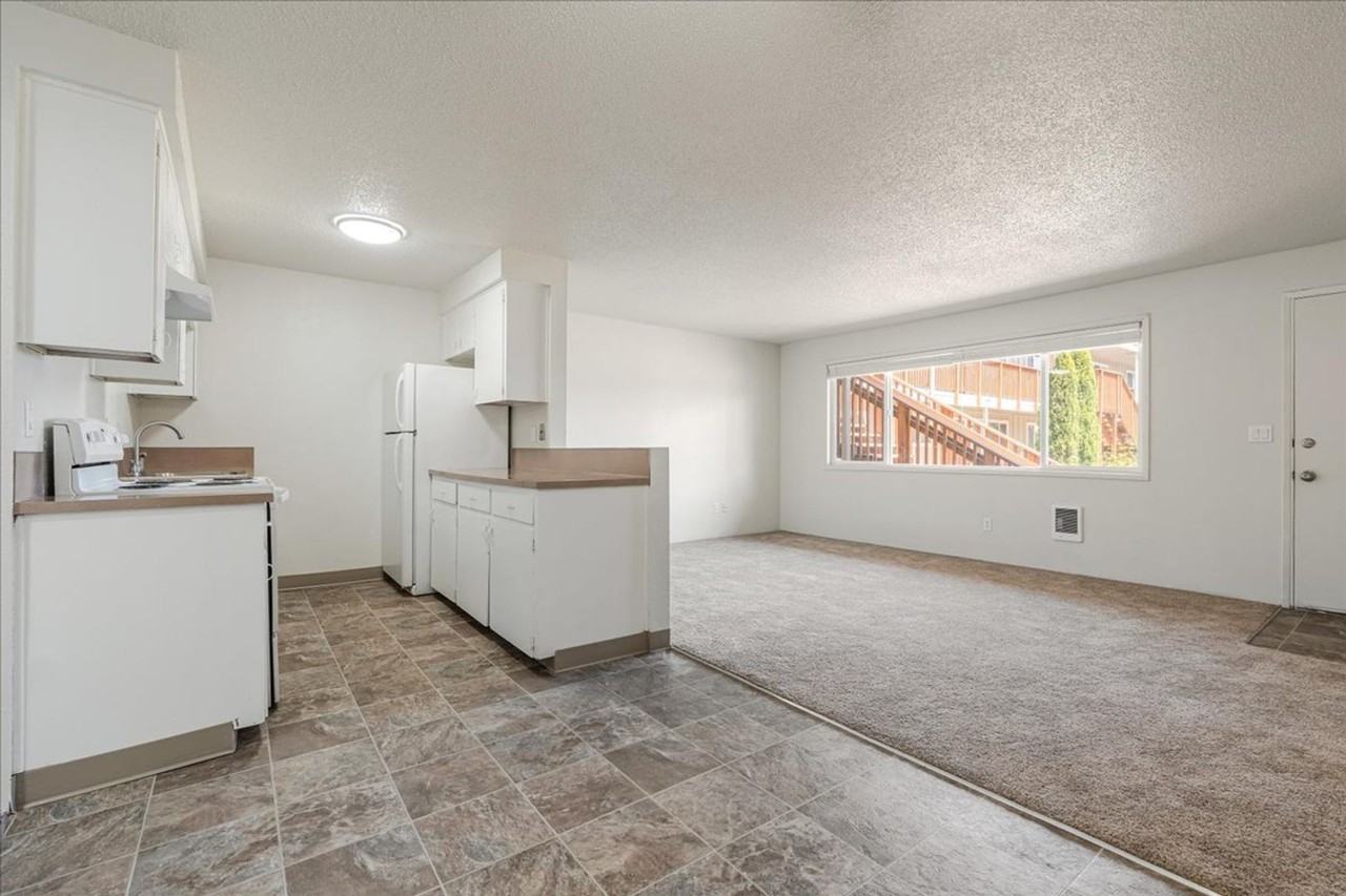 Villa Rose Apartments - Photo 2 of 17