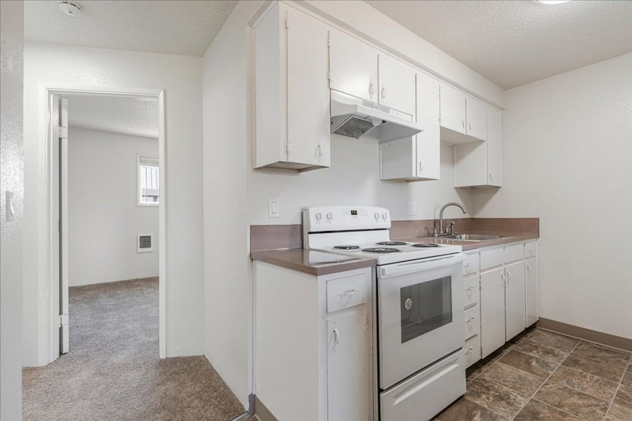 Villa Rose Apartments - Photo 7 of 17