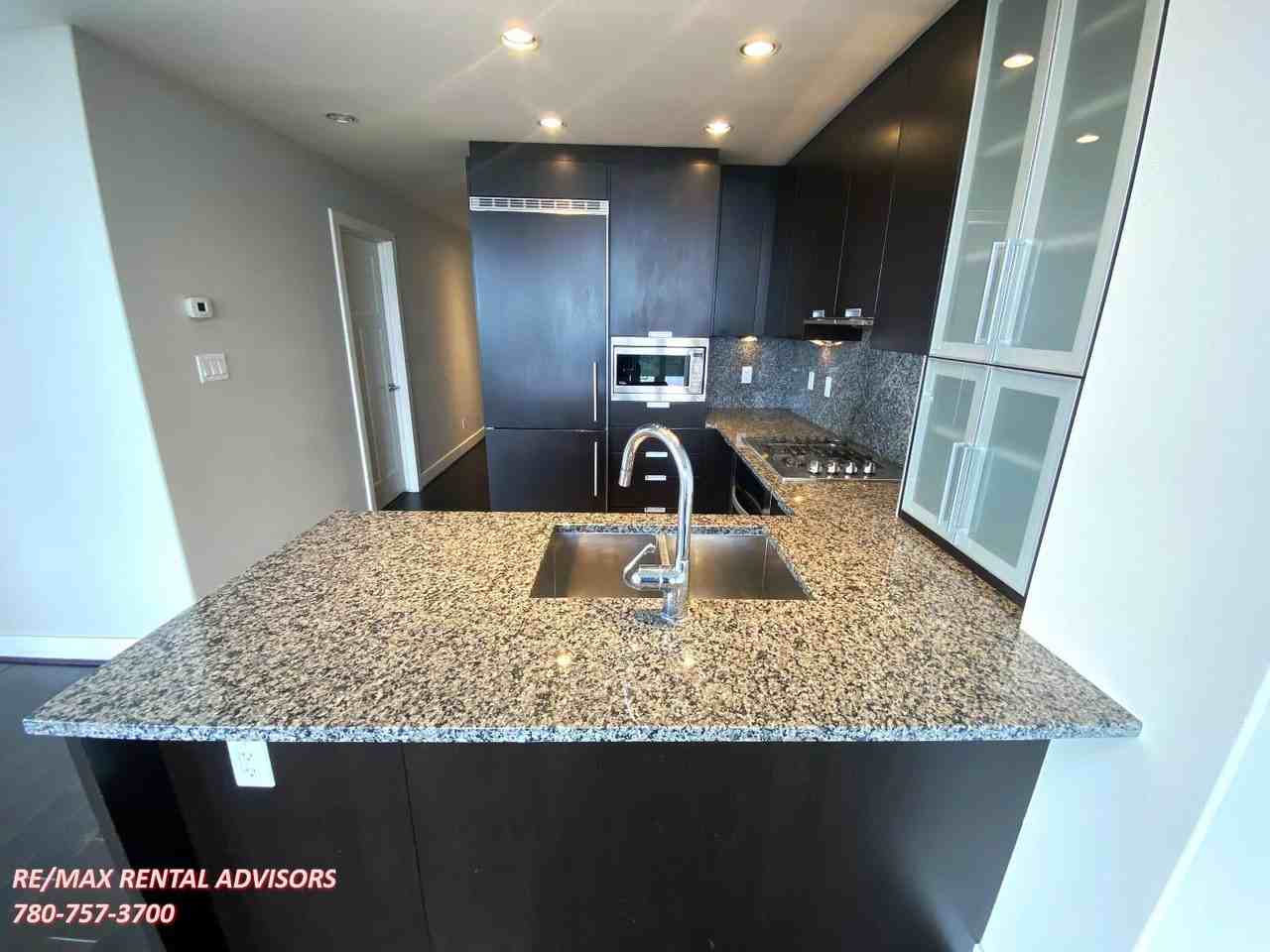 99 Spruce Pl Sw - Photo 2 of 23