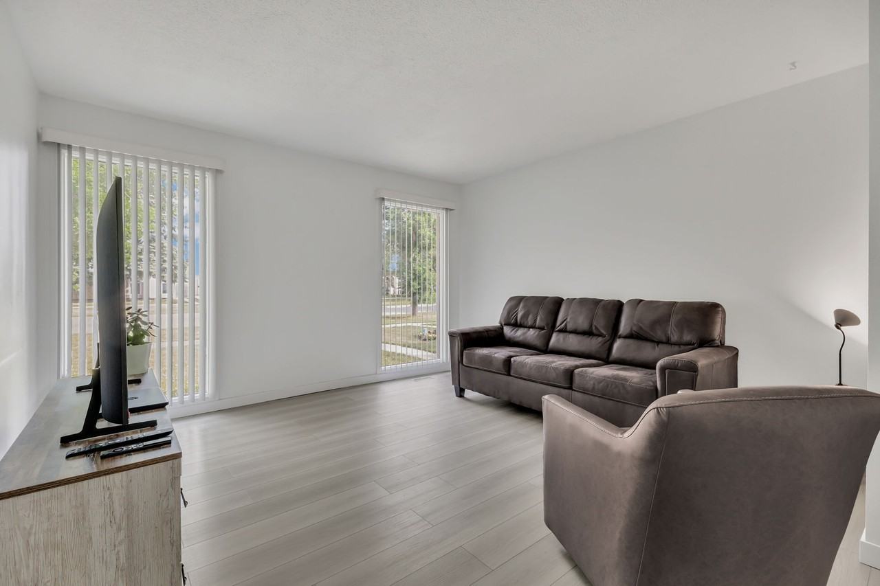 1574 Rothesay St - Photo 2 of 21