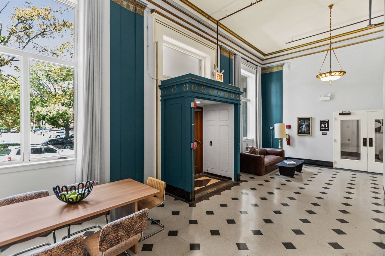 1453 Maple Ave - Photo 4 of 50