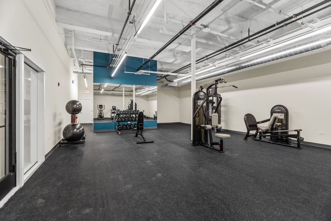 1453 Maple Ave - Photo 7 of 50