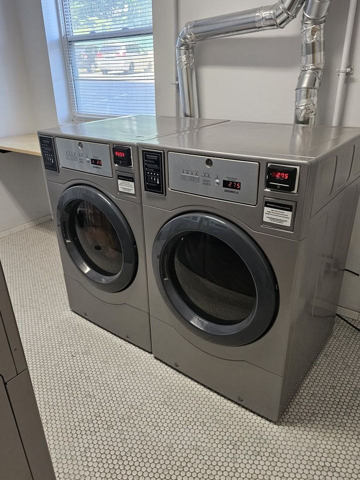 Park Royal - Photo 6 of 39