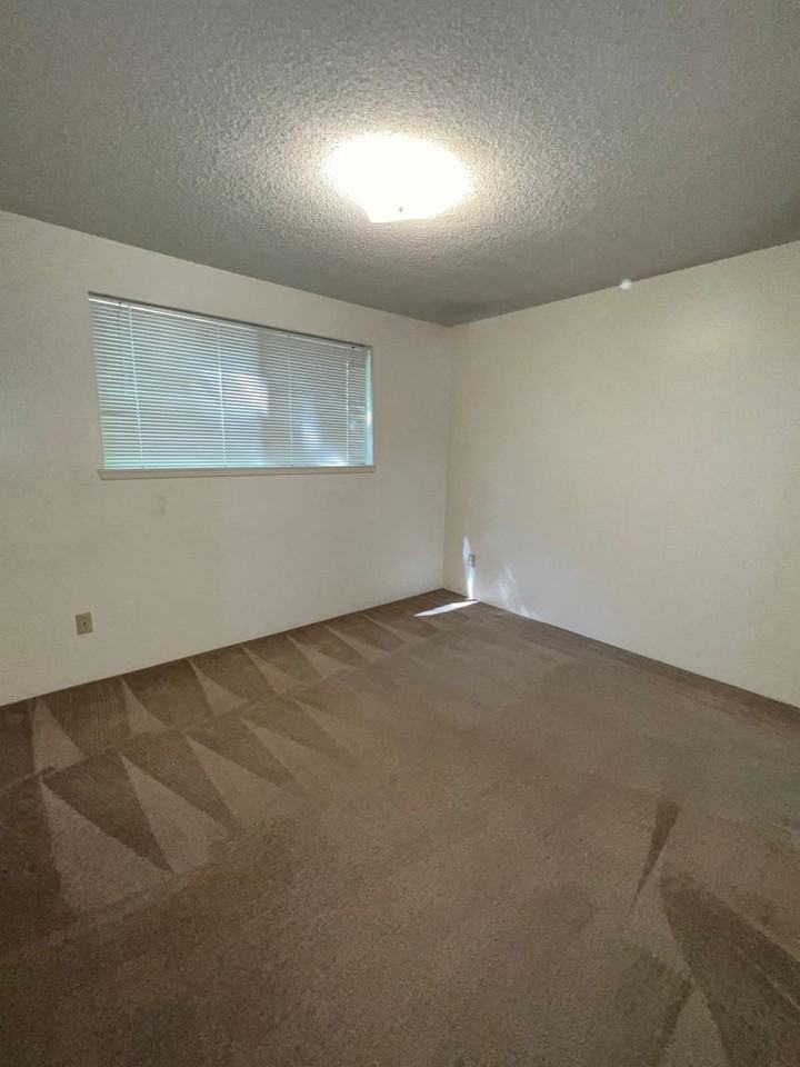 Cordova Apts - Photo 5 of 27