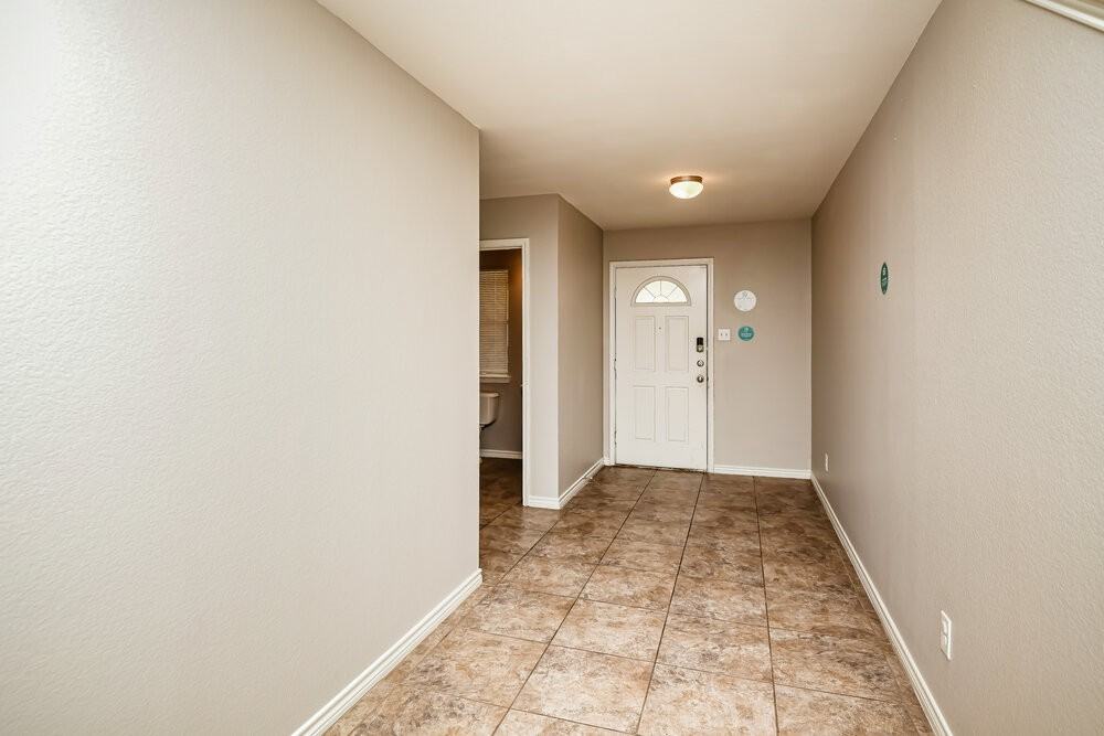 1330 Newton Dr - Photo 4 of 20