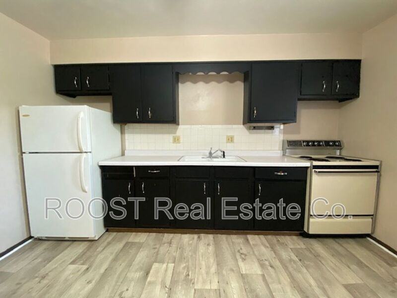 421 N Russell St - Photo 2 of 14