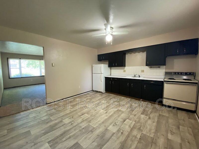 421 N Russell St - Photo 3 of 14