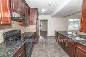featured image of 1459 Macarthur Blvd #31