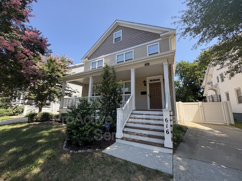 616 New Jersey Ave - Photo 2 of 42