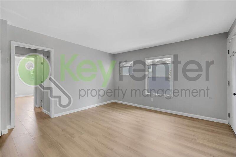 2611 Alhambra Blvd - Photo 2 of 24