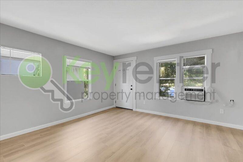 2611 Alhambra Blvd - Photo 4 of 24