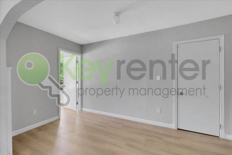 2611 Alhambra Blvd - Photo 5 of 24