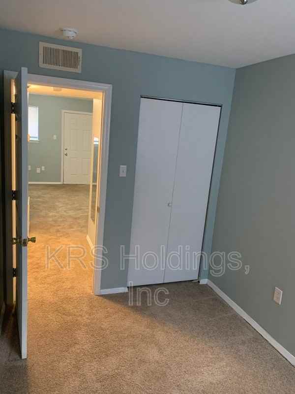 1822 Williamsburg Rd #1 - Photo 3 of 10