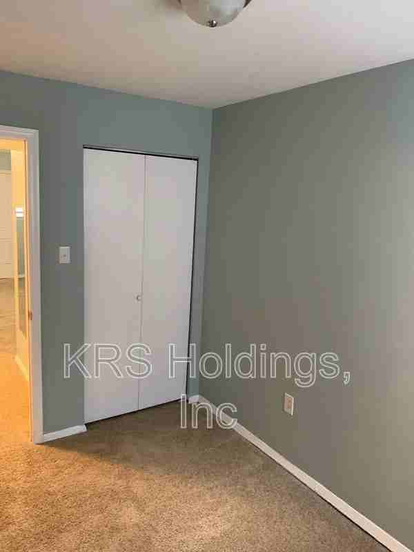 1822 Williamsburg Rd #1 - Photo 5 of 10