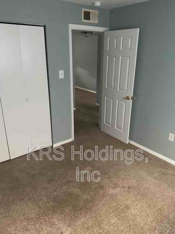 1822 Williamsburg Rd #1 - Photo 7 of 10