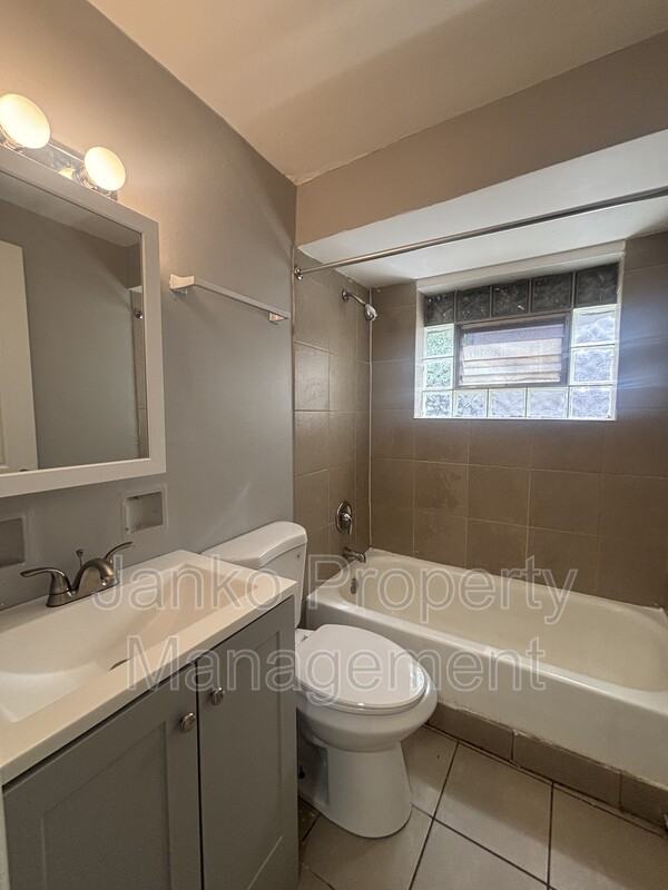 6435 S Evans Ave #2B - Photo 2 of 5