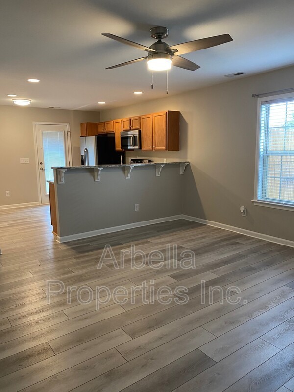 663 Suffolk Rd - Photo 7 of 9