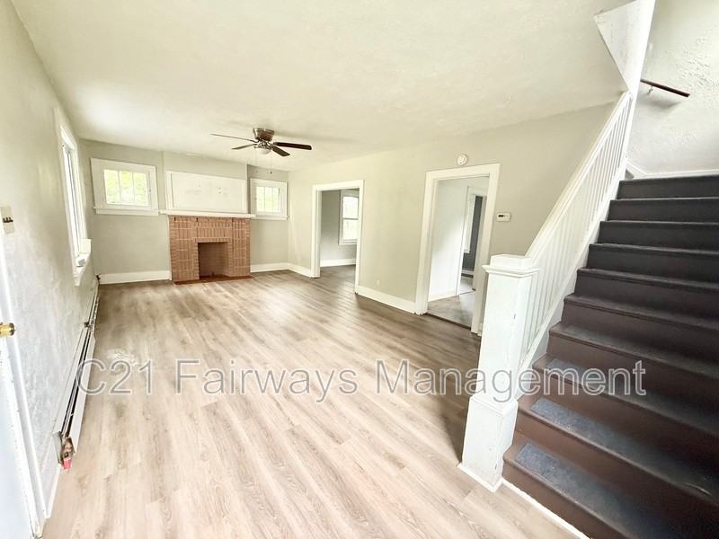 1141 Toman Ave - Photo 3 of 10