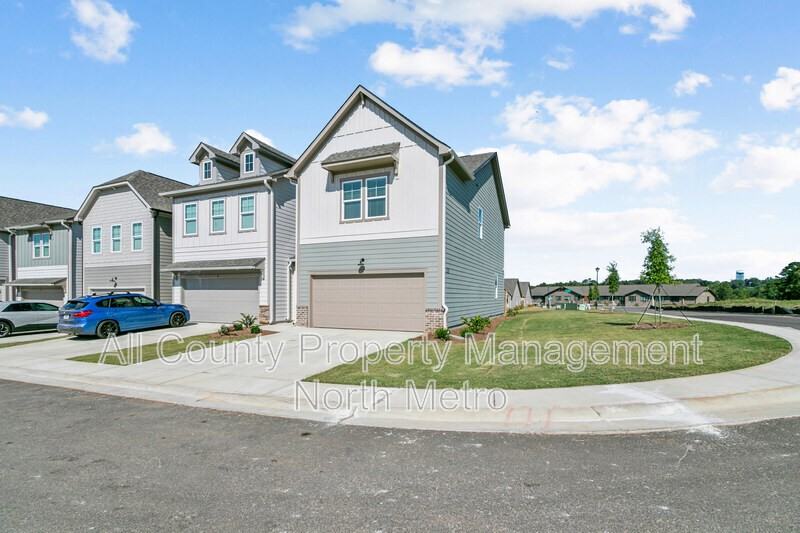 328 Mountain Blvd #T1 - Photo 2 of 24
