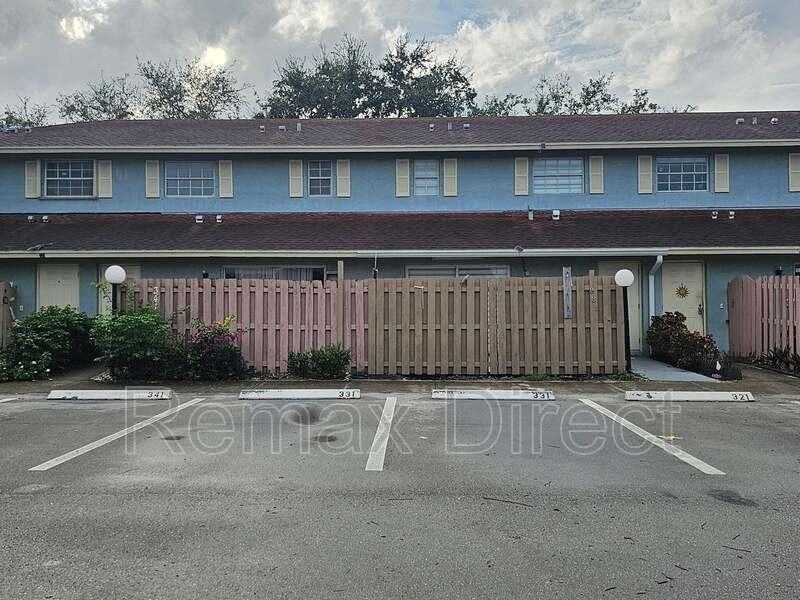 331 Cypress Way W - Photo 4 of 6