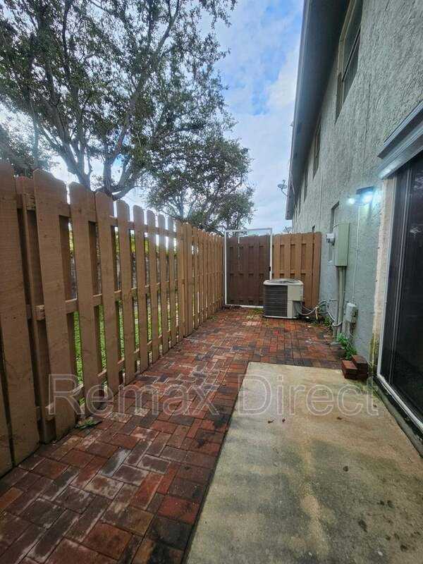331 Cypress Way W - Photo 6 of 6