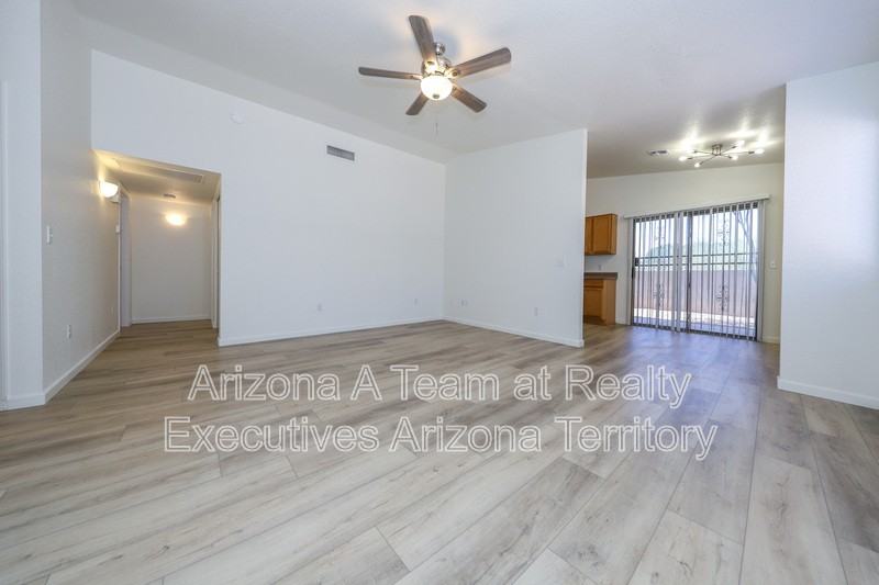 3167 W Alexanderwood Dr - Photo 2 of 27