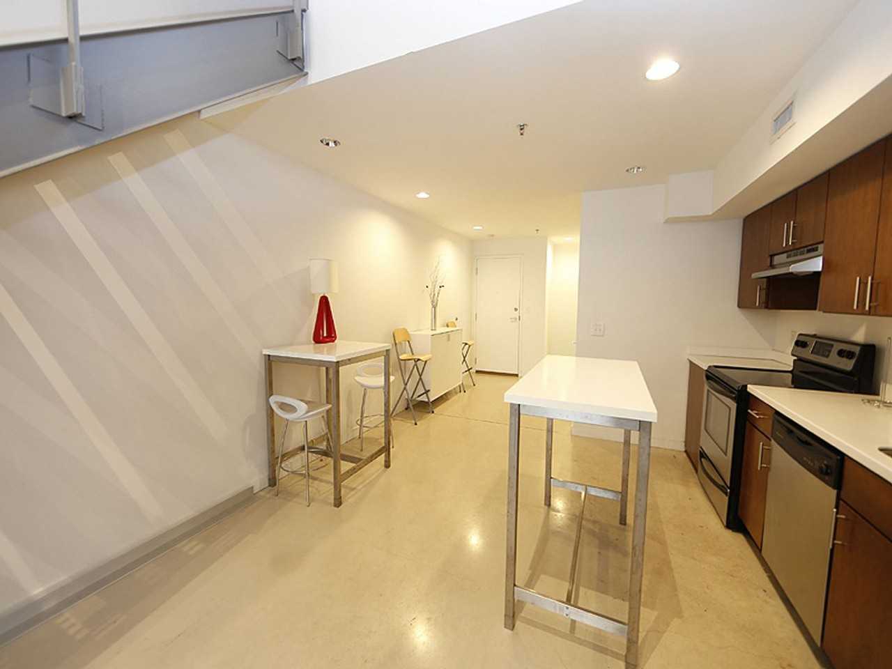 807 E Main St - Photo 3 of 44