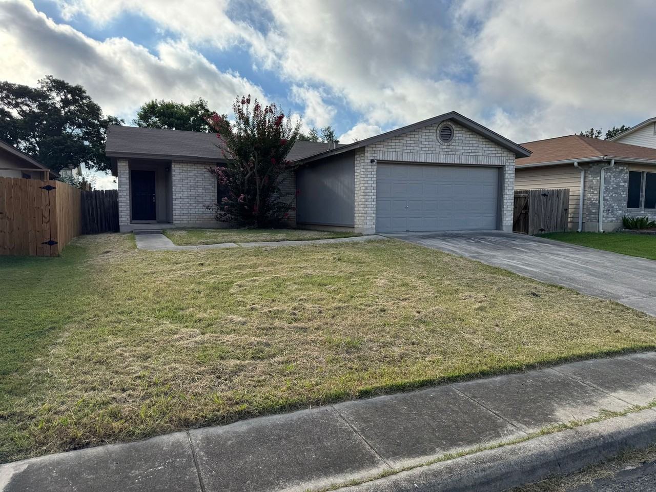 8322 Pine Meadow Dr - Photo 2 of 17