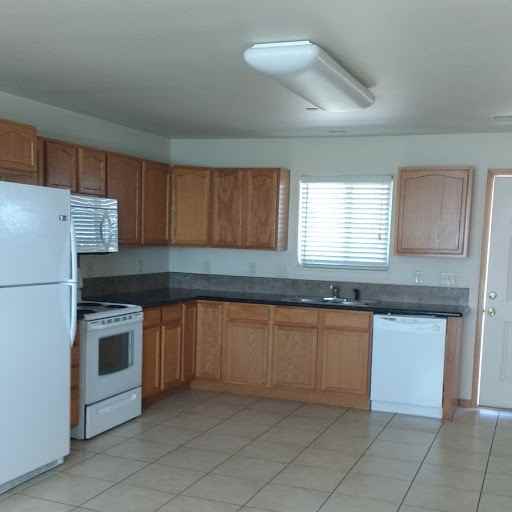 1425 E. P - Photo 2 of 5