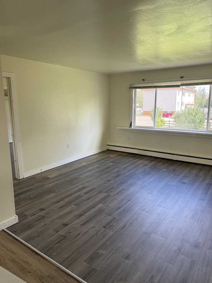 827 17th Avenue* - Photo 3 of 11